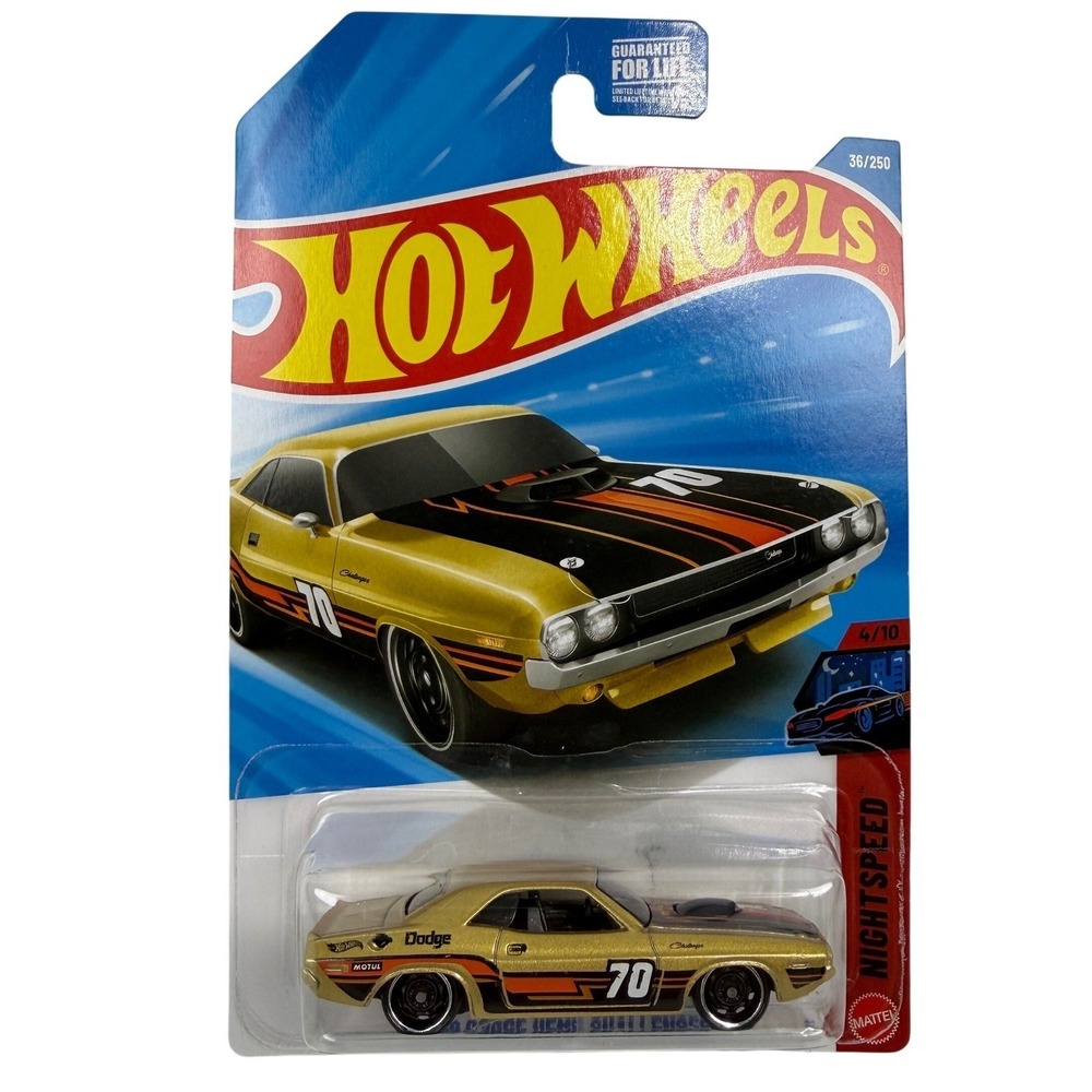 Hot Wheels 70 Dodge Hemi‎ Challenger Gold Nightburnerz 4/10 Diecast Car 2026